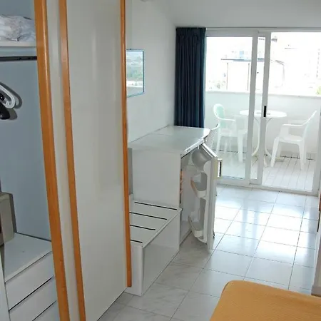 Alexander アパート