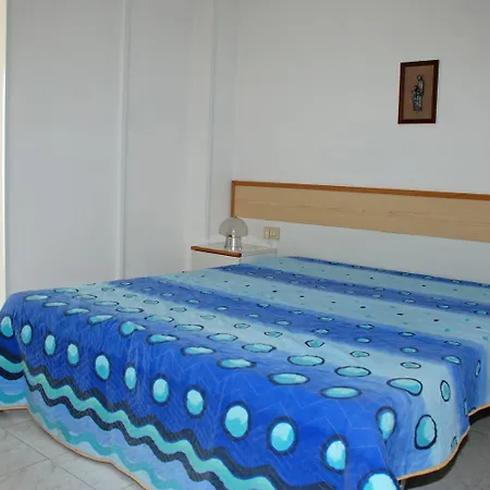 Alexander アパート *